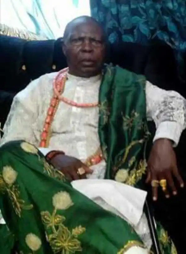 Photos: Sympathisers Storm Tompolo